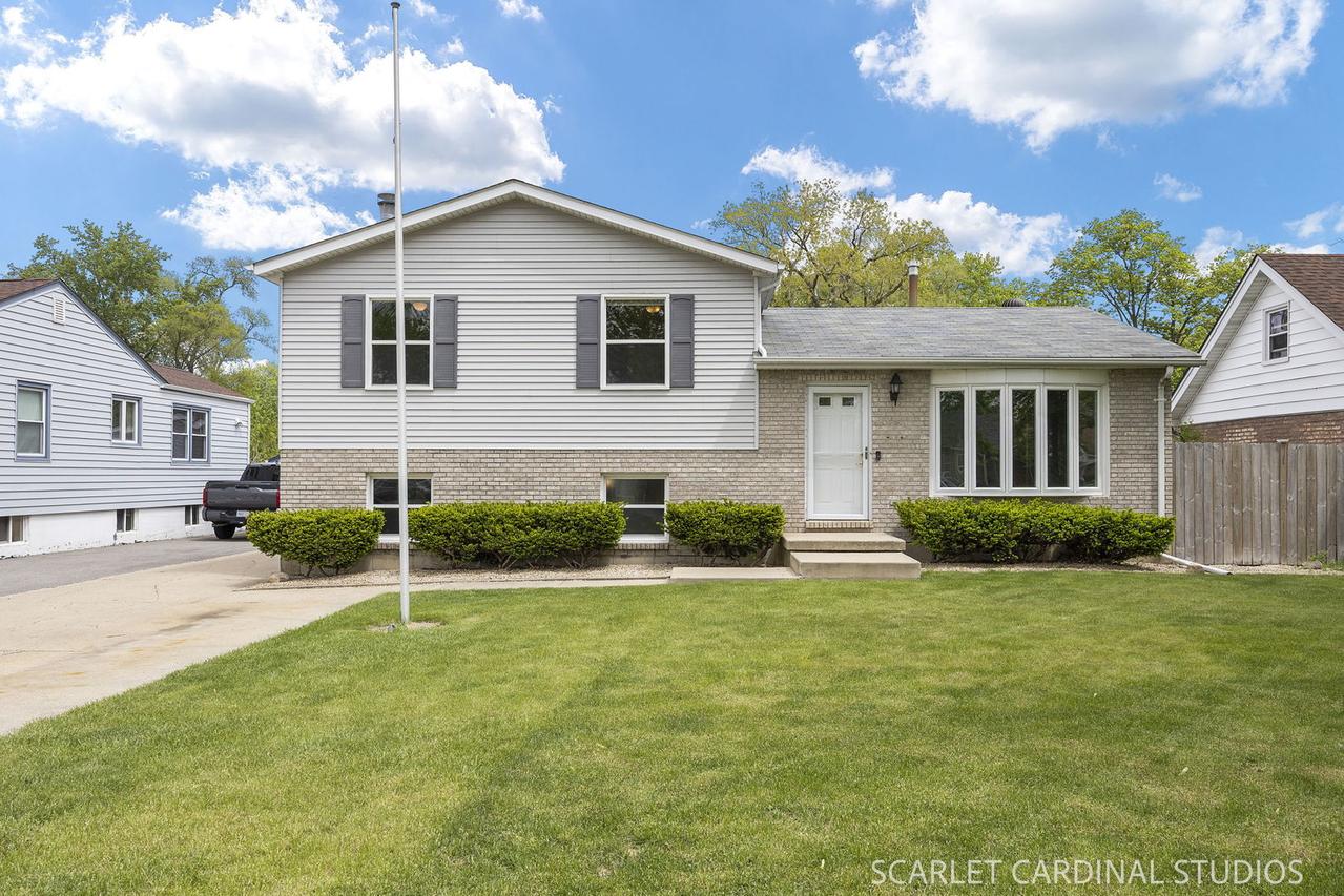 1321 Degener Ave., Elmhurst, IL 60126