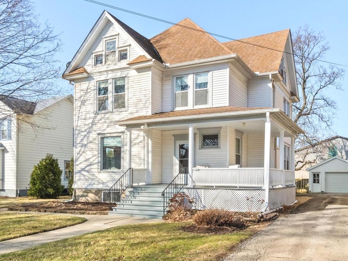 171 N Sycamore St., Hinckley, IL 60520