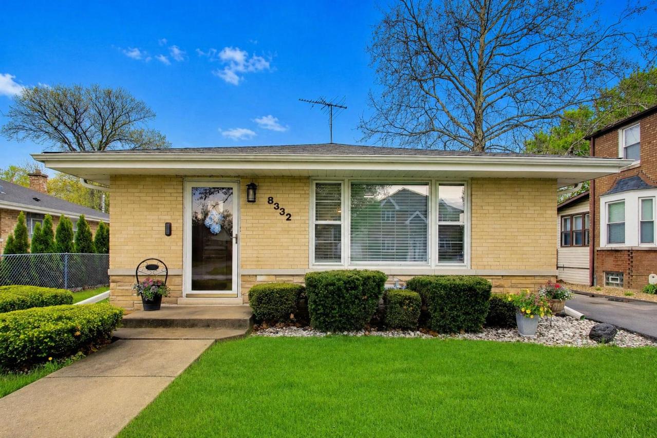 8332 N Oketo Ave., Niles, IL 60714