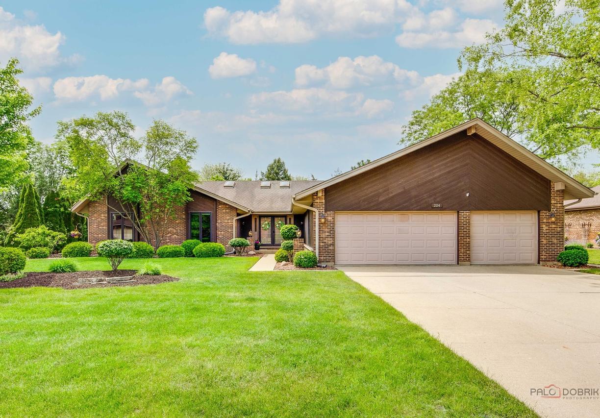 204 Linden Rd., Prospect Heights, IL 60070