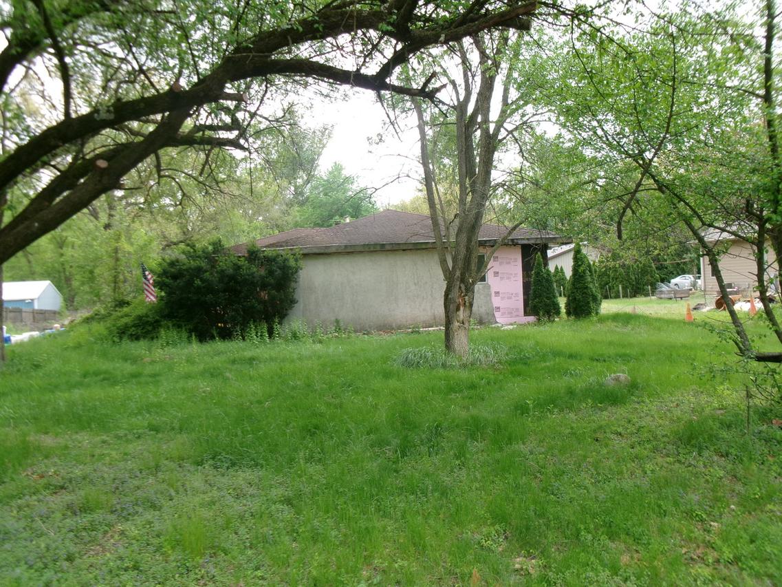 5112 E Boy Scout Rd., St. Anne, IL 60964