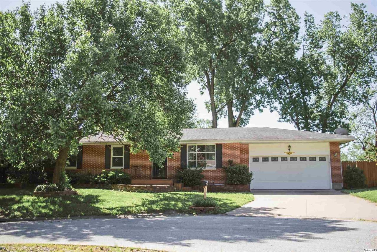 1221 S 26th St., Quincy, IL 62301