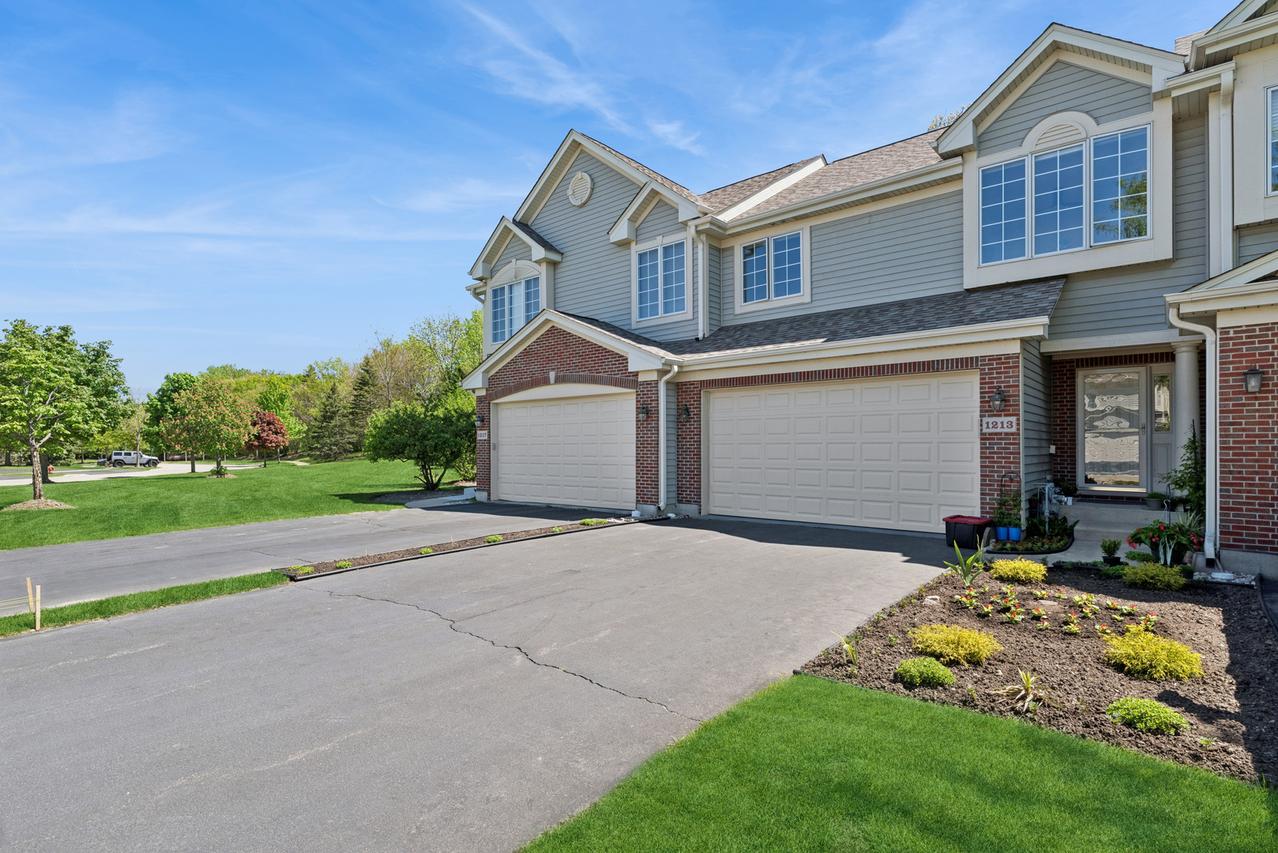 1213 W Lake Dr., Cary, IL 60013