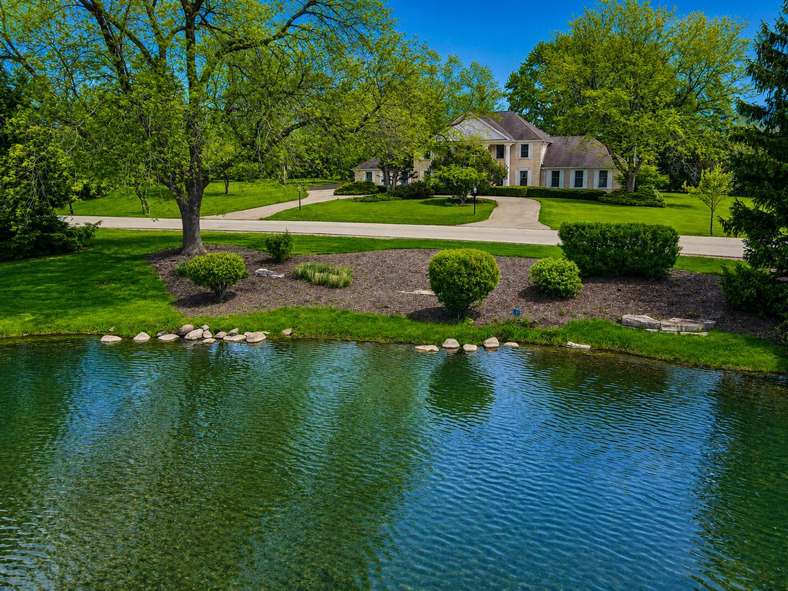 7 Willow Bay Dr., South Barrington, IL 60010
