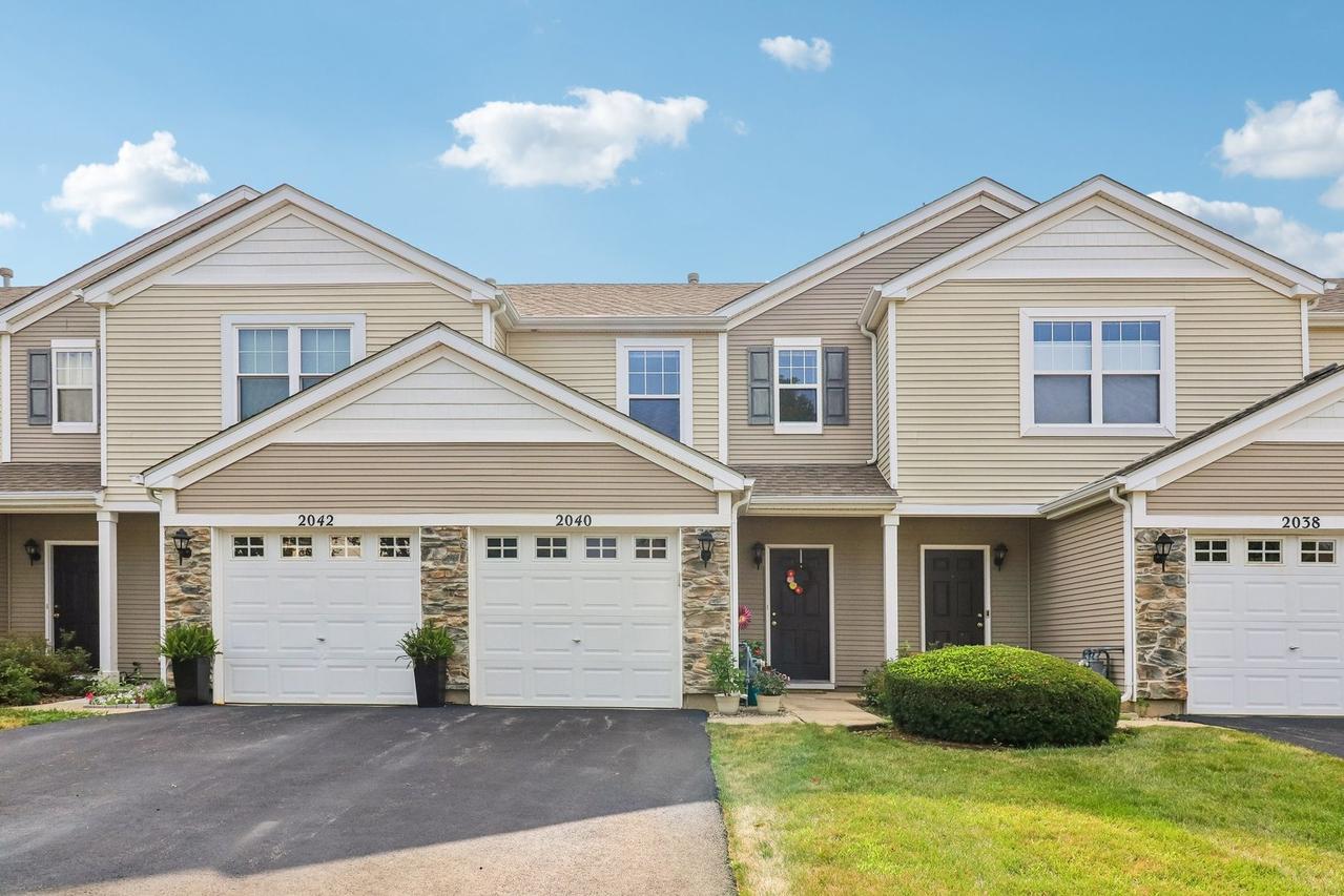 2040 Limestone Ln., Carpentersville, IL 60110