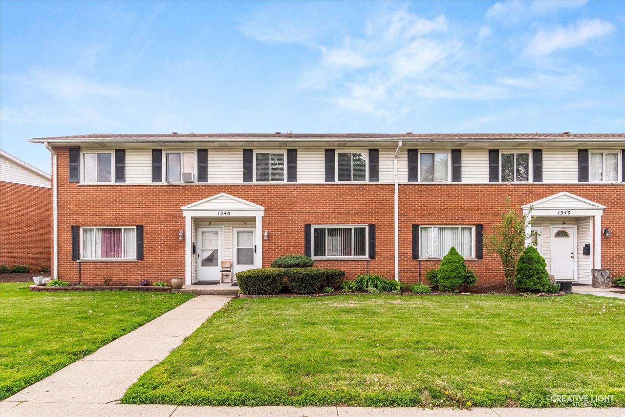 1340 Monomoy St. #C, Aurora, IL 60506