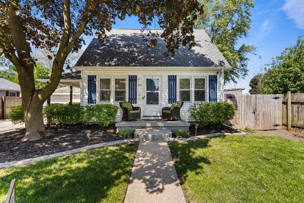 1407 N Walnut St., Champaign, IL 61820