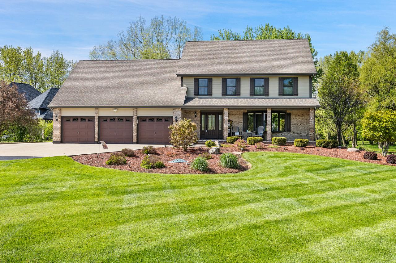 13N470 Chisholm Tr., Elgin, IL 60124