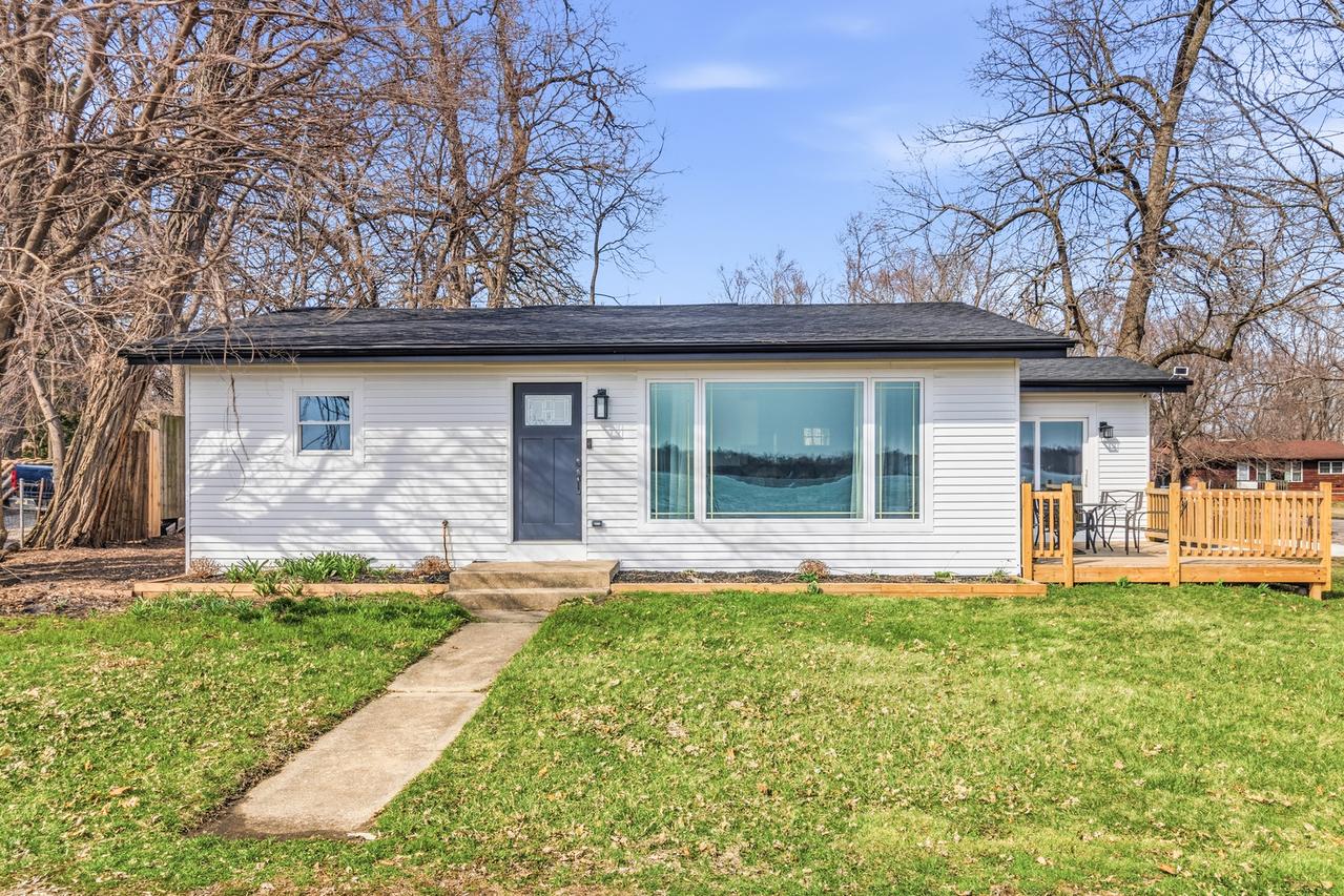 28576 N Parkview Dr., Island Lake, IL 60042