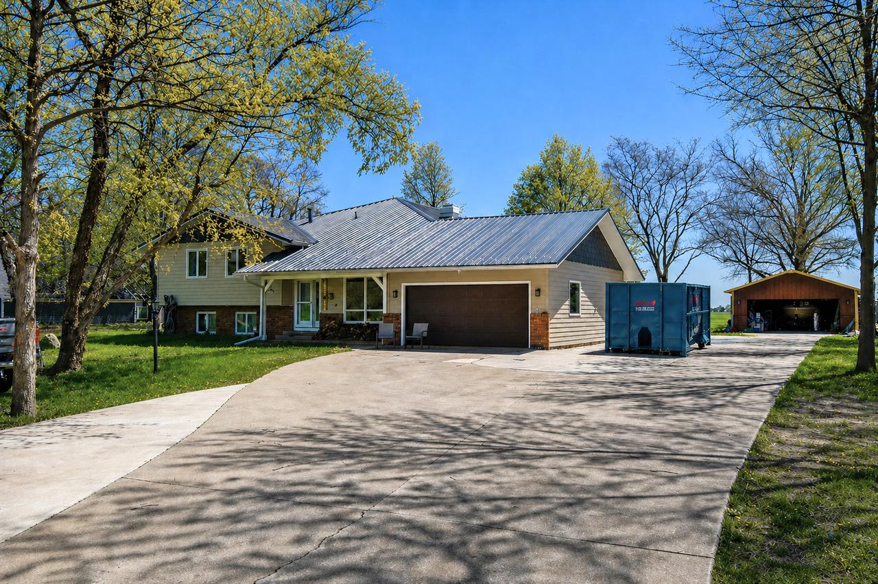 10690 E 1700 North Rd., Pontiac, IL 61764