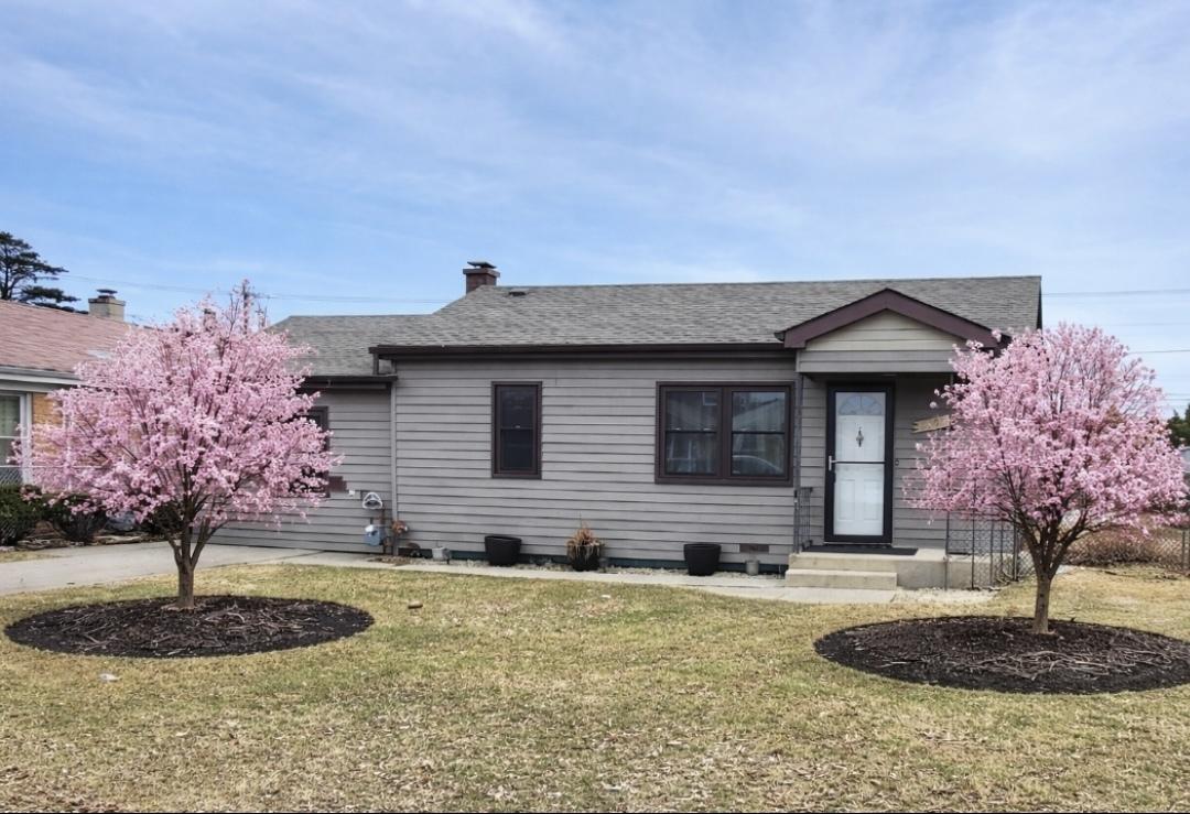 7807 Parkside Ave., Burbank, IL 60459