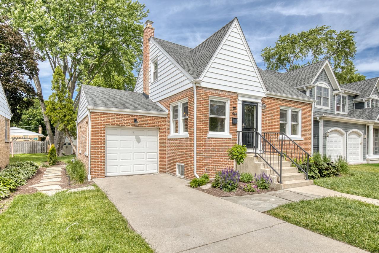 948 N Salem Ave., Arlington Heights, IL 60004