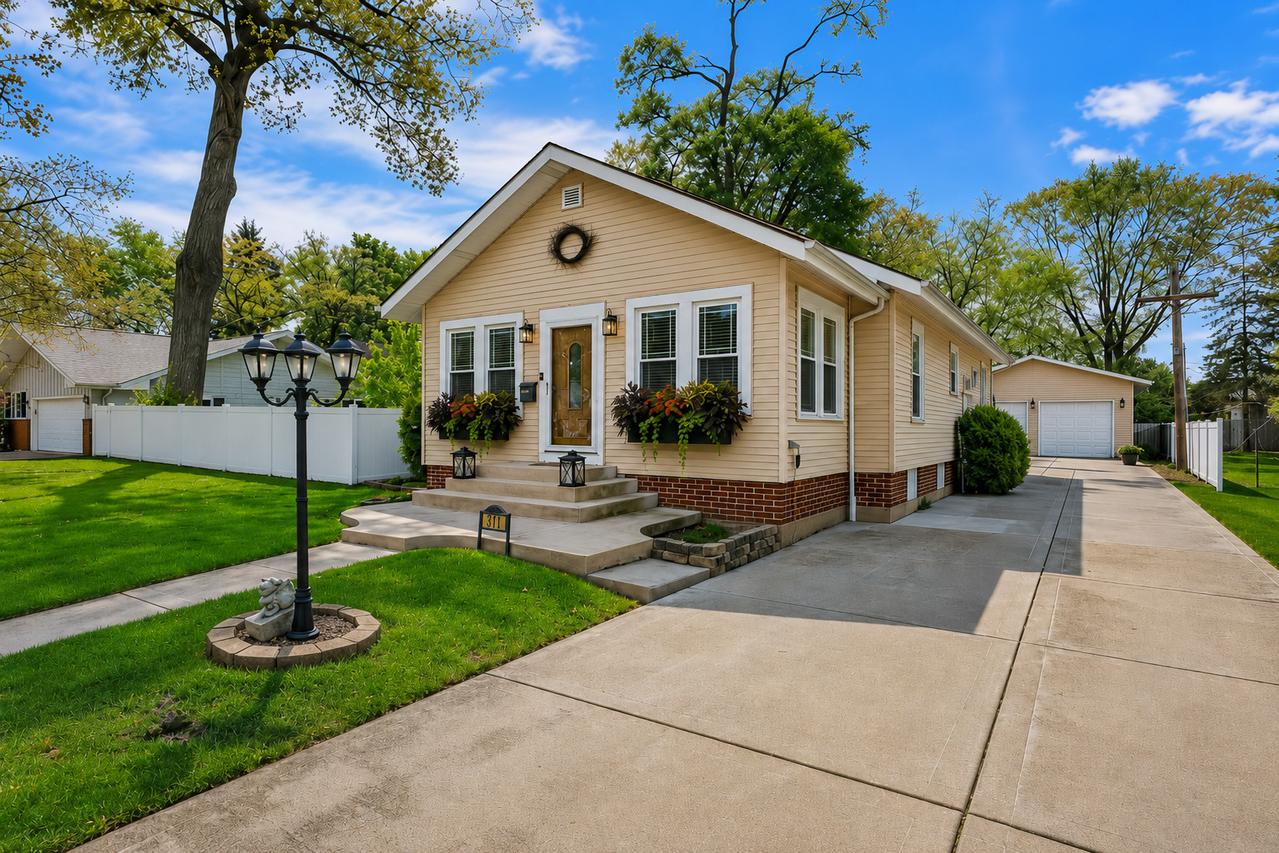 311 W North Ave., Bartlett, IL 60103