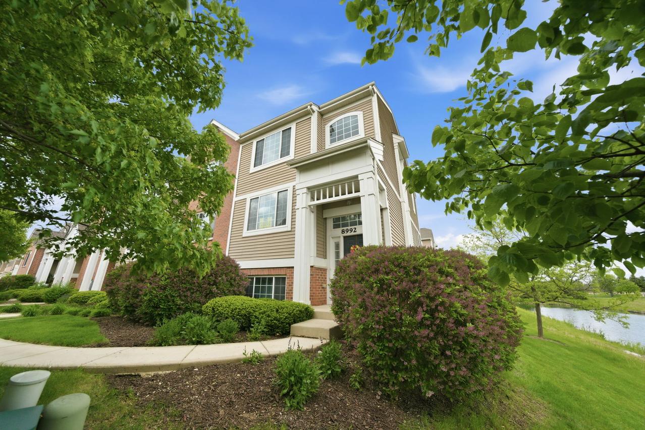 8992 Disbrow St., Huntley, IL 60142