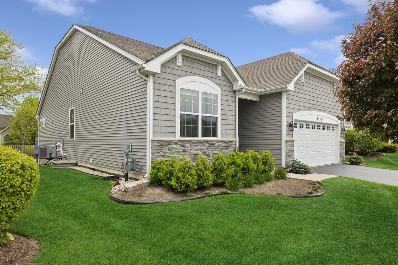 6275 Doral Dr., Gurnee, IL 60031