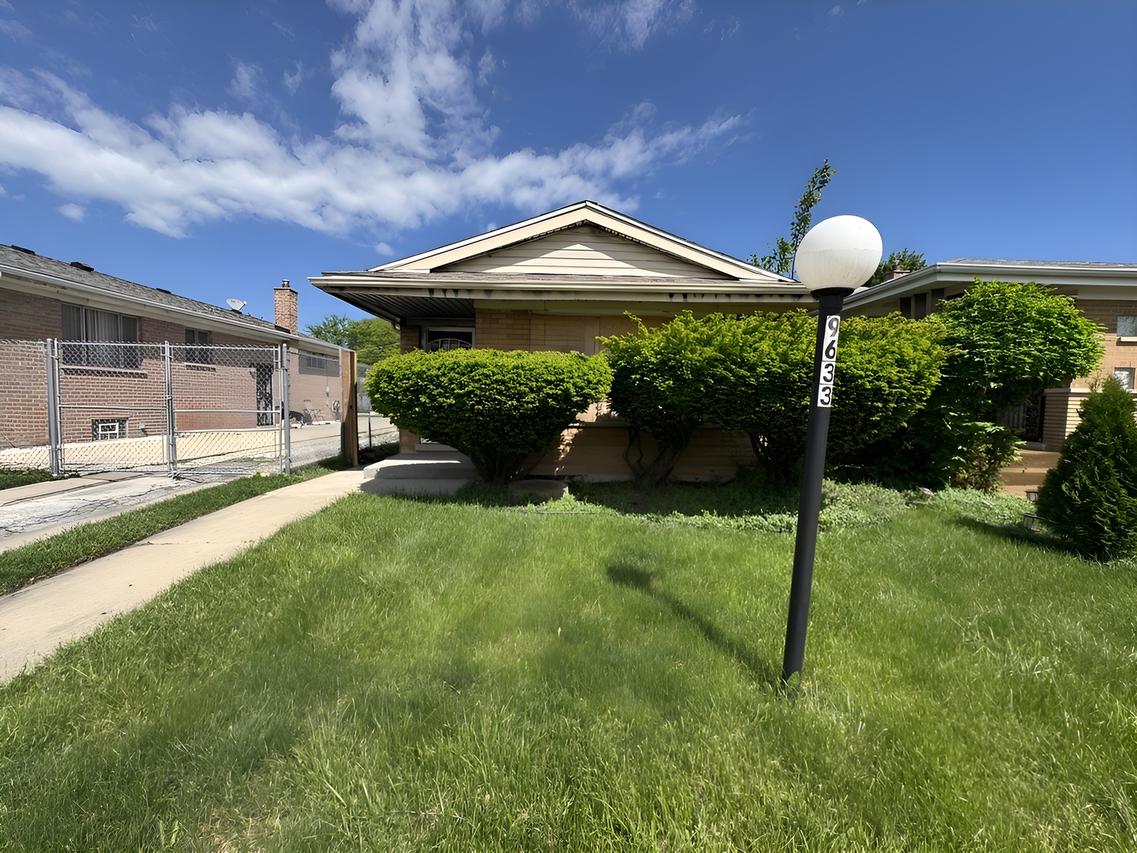 9633 S Princeton Ave., Chicago, IL 60628