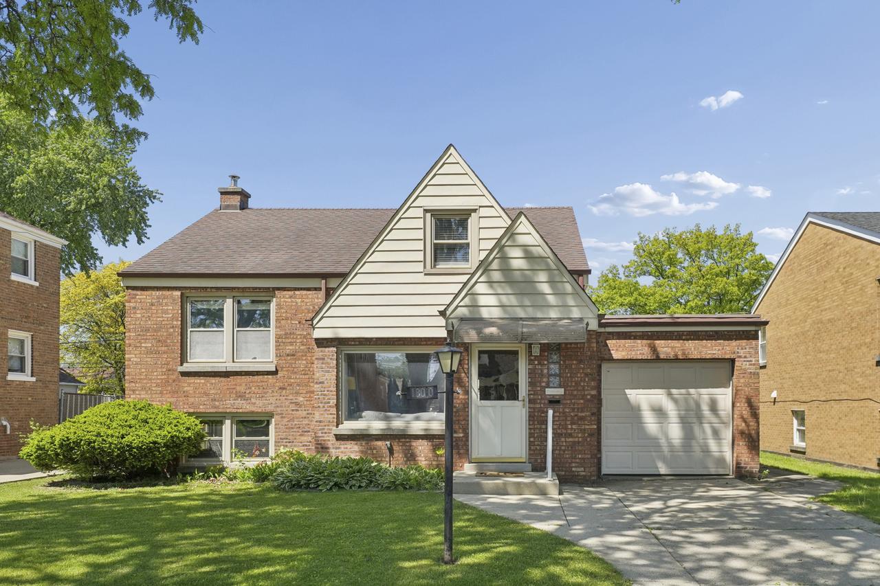 1800 Buckingham Ave., Westchester, IL 60154
