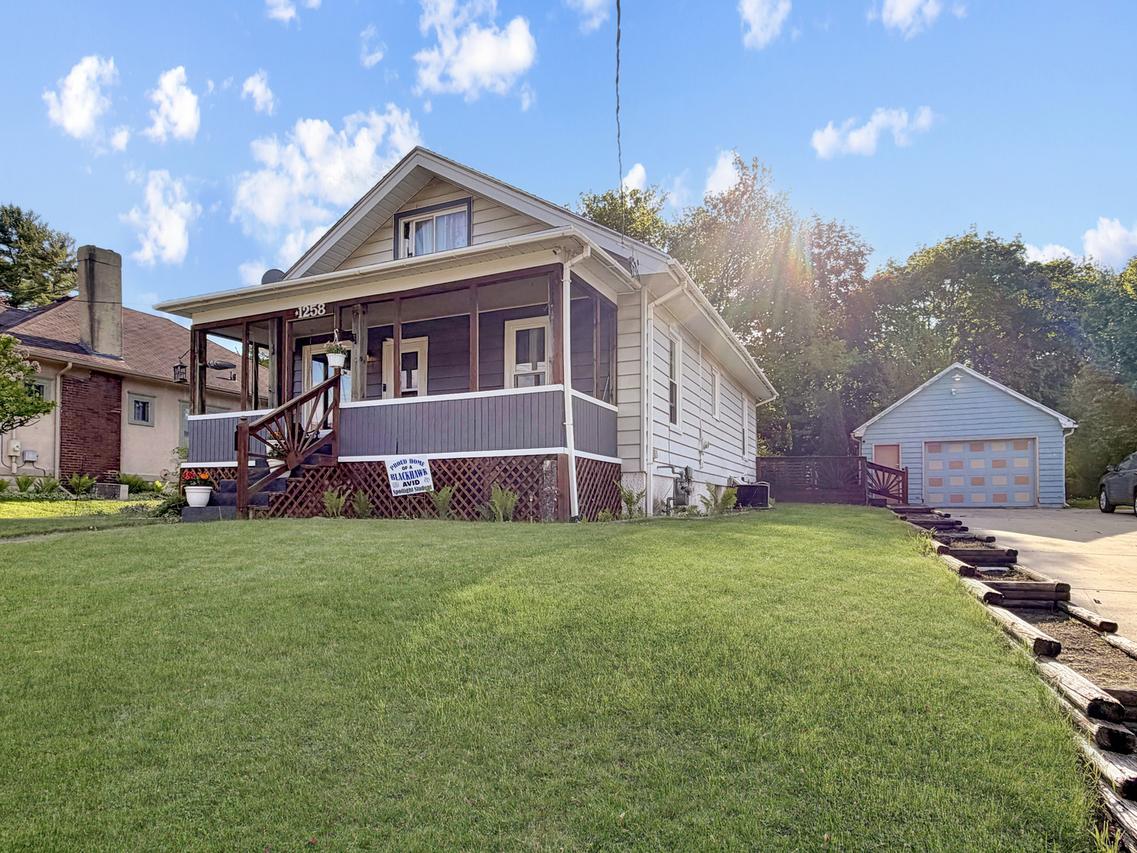 1258 S Blackhawk Ave., Freeport, IL 61032