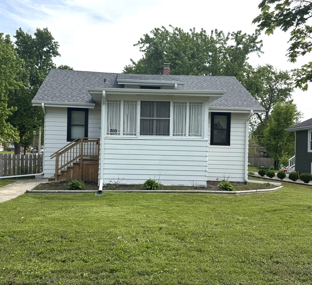 303 S Lombard Ave., Lombard, IL 60148