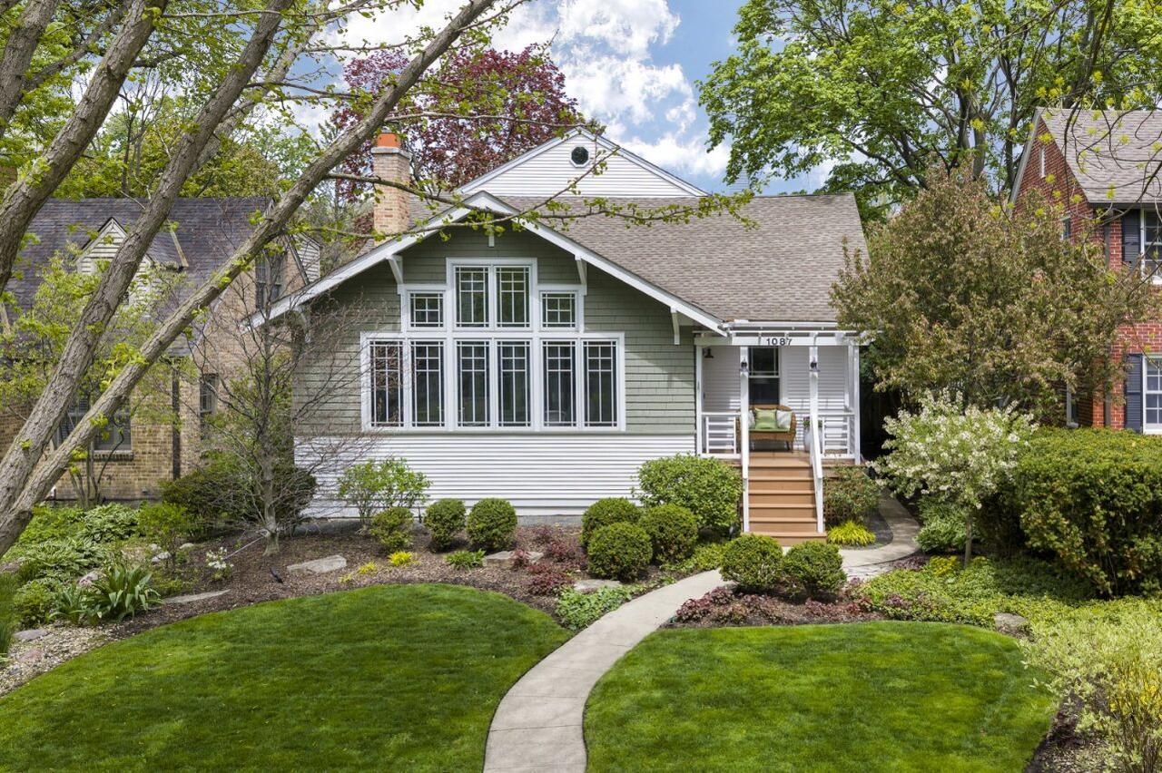 1087 Ash St., Winnetka, IL 60093