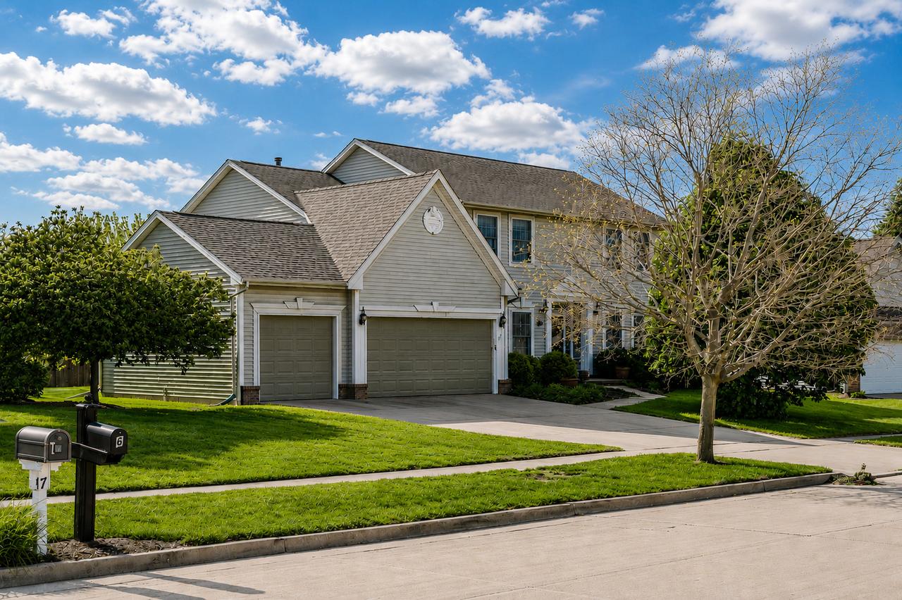 5 Greythorne Cir., Bloomington, IL 61704