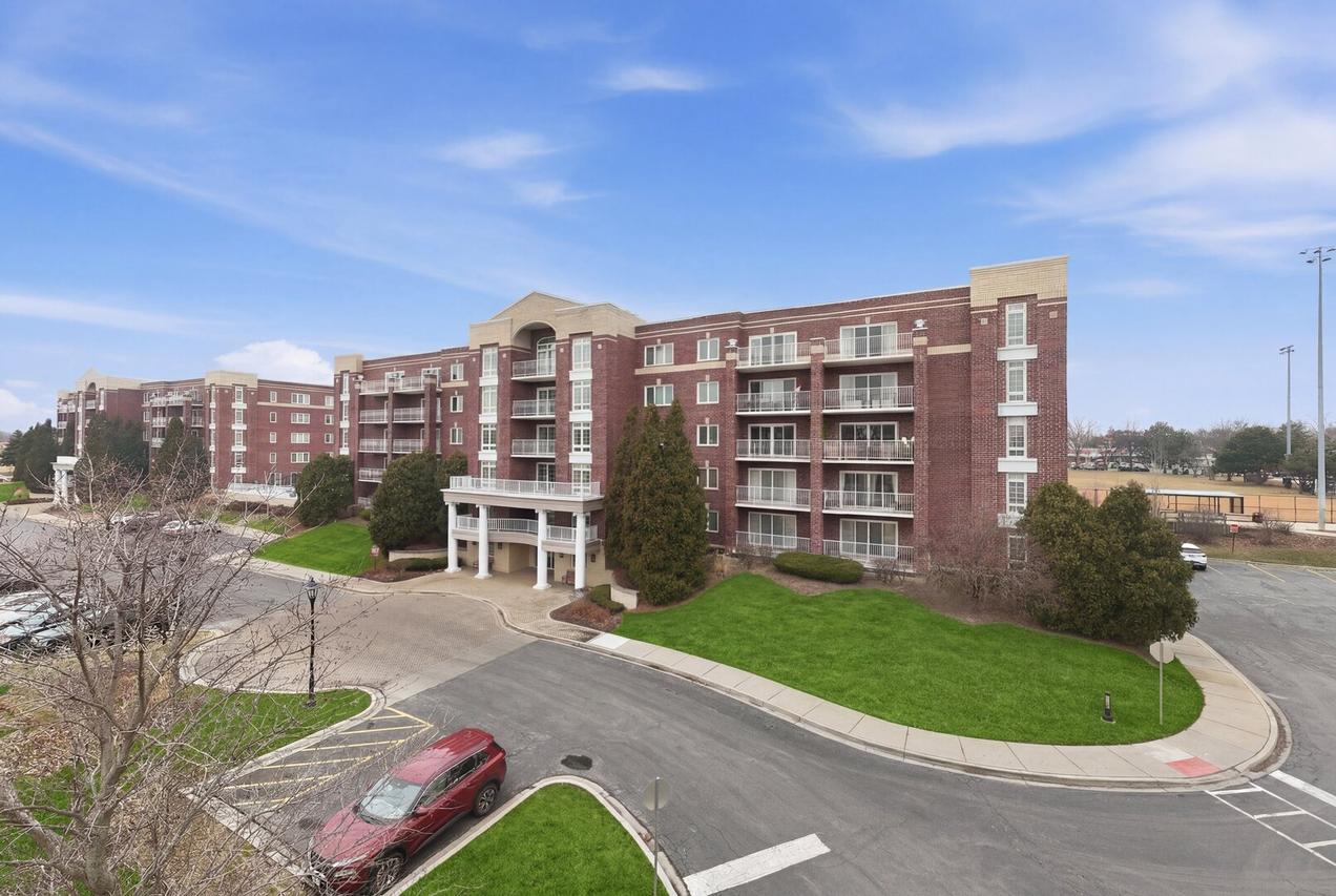 7081 W Touhy Ave. #407, Niles, IL 60714