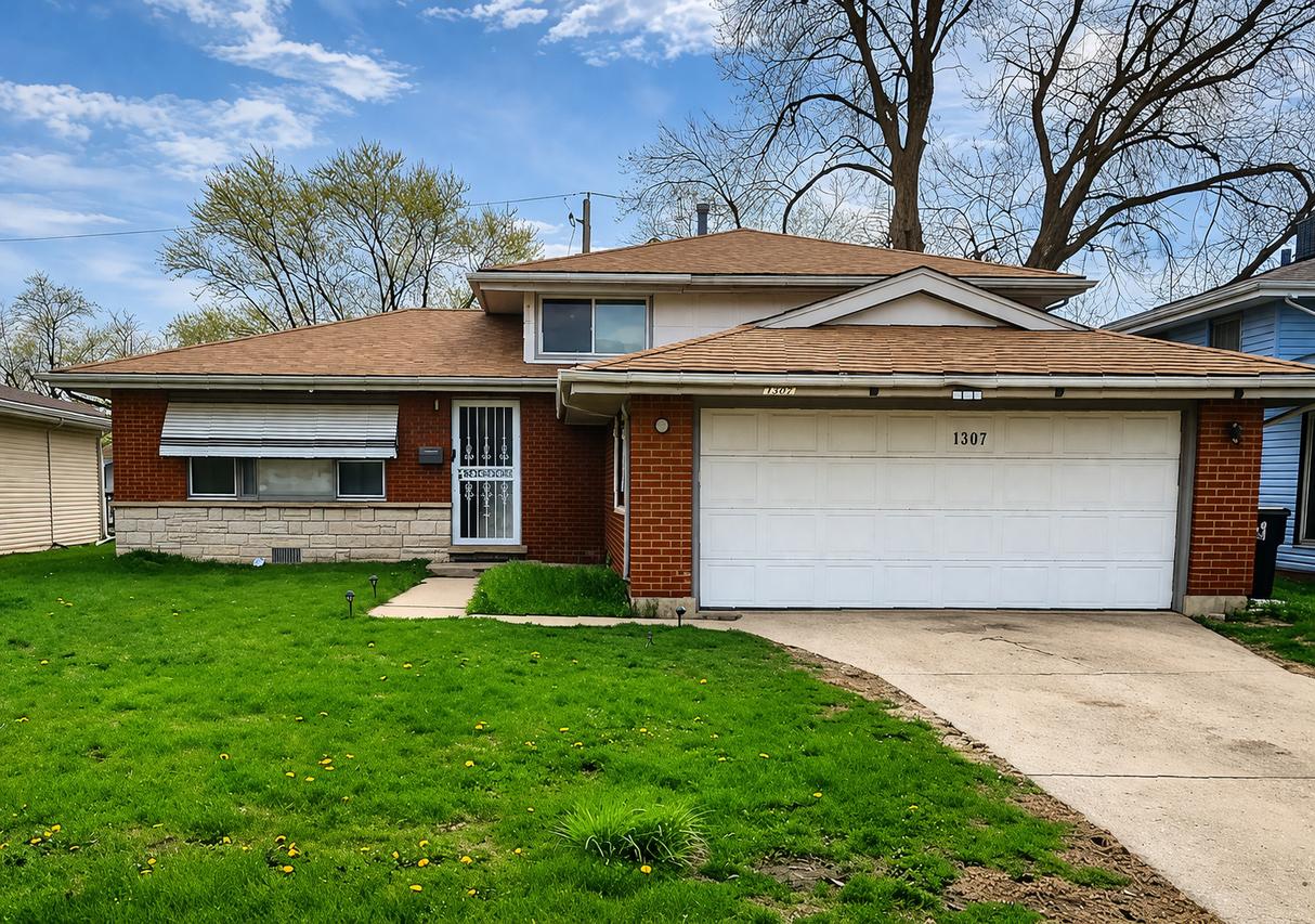 1307 Prince Dr., South Holland, IL 60473