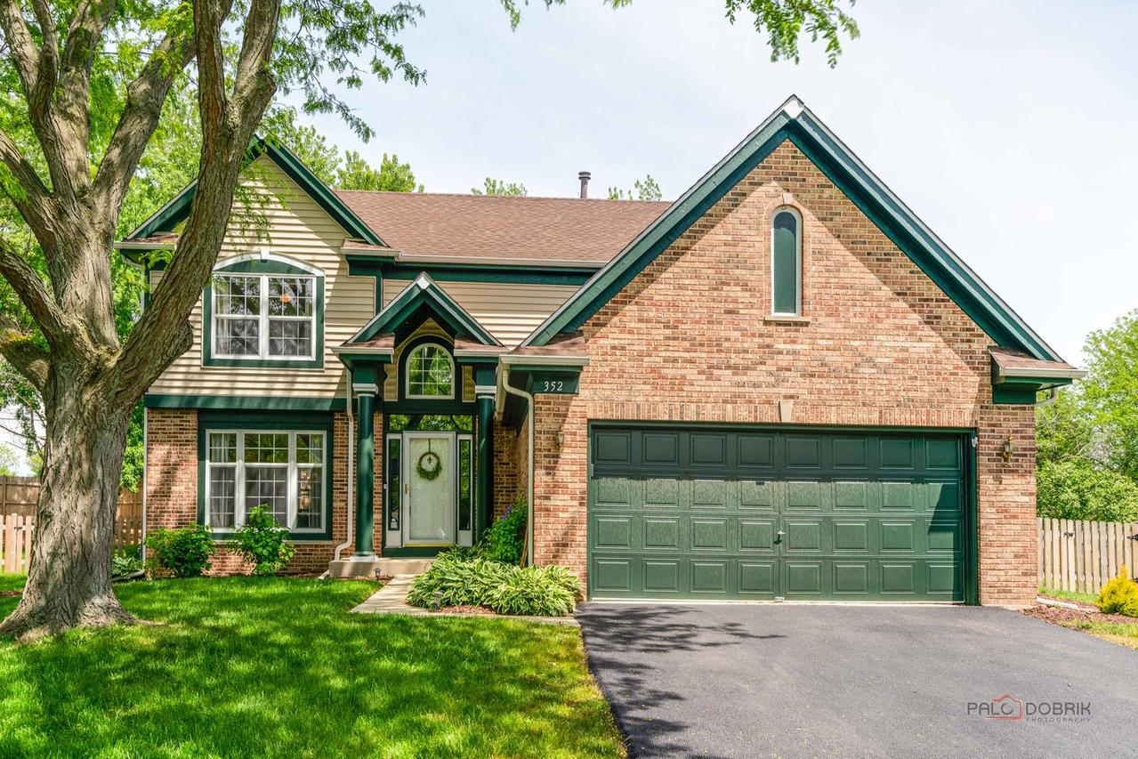 352 Fairfax Ln., Grayslake, IL 60030