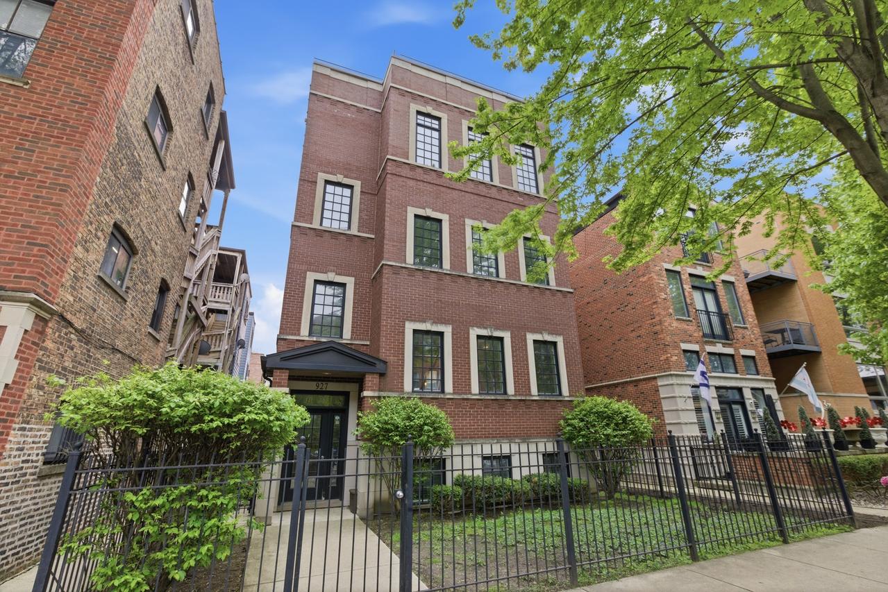 927 W George St. #2, Chicago, IL 60657