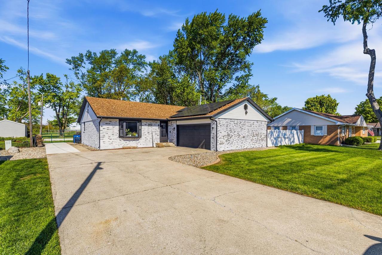 101 N Bergman Dr., Thomasboro, IL 61878
