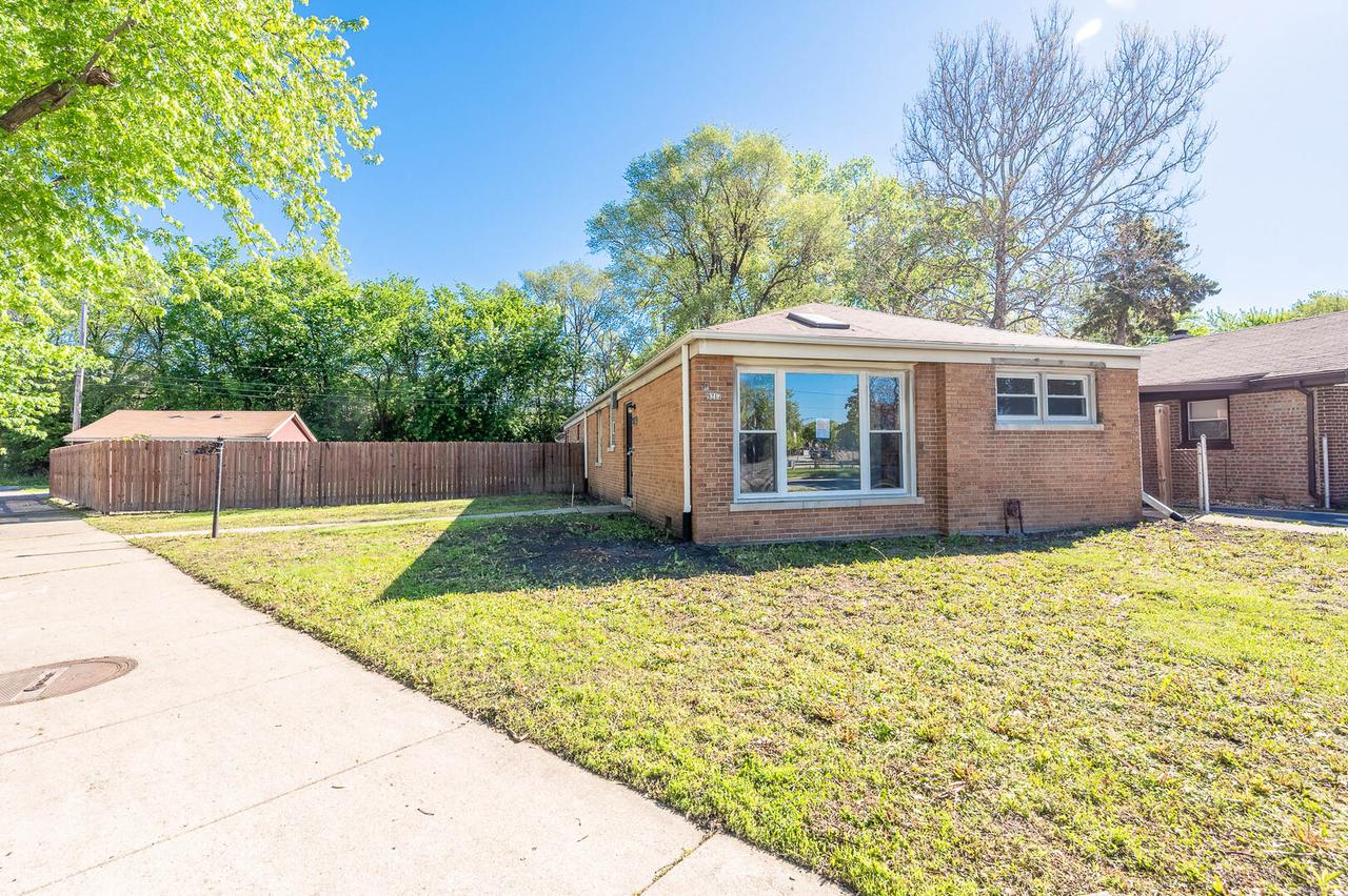 9217 S Burnside Ave., Chicago, IL 60619