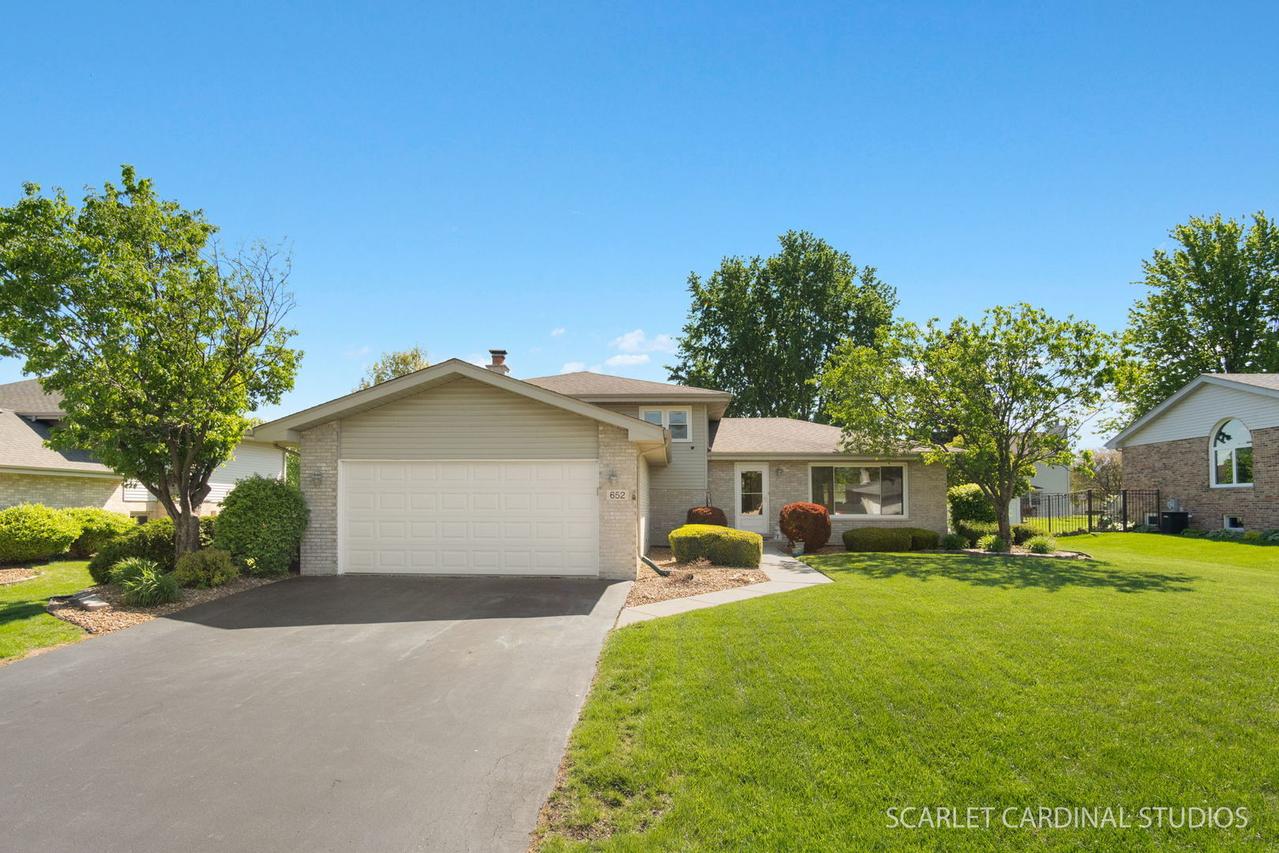 652 Princeton Ln., New Lenox, IL 60451