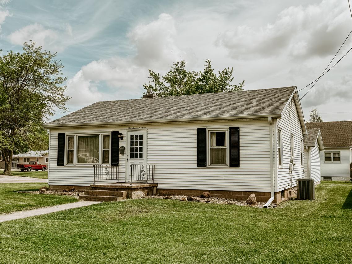 111 6th Ave., Mendota, IL 61342