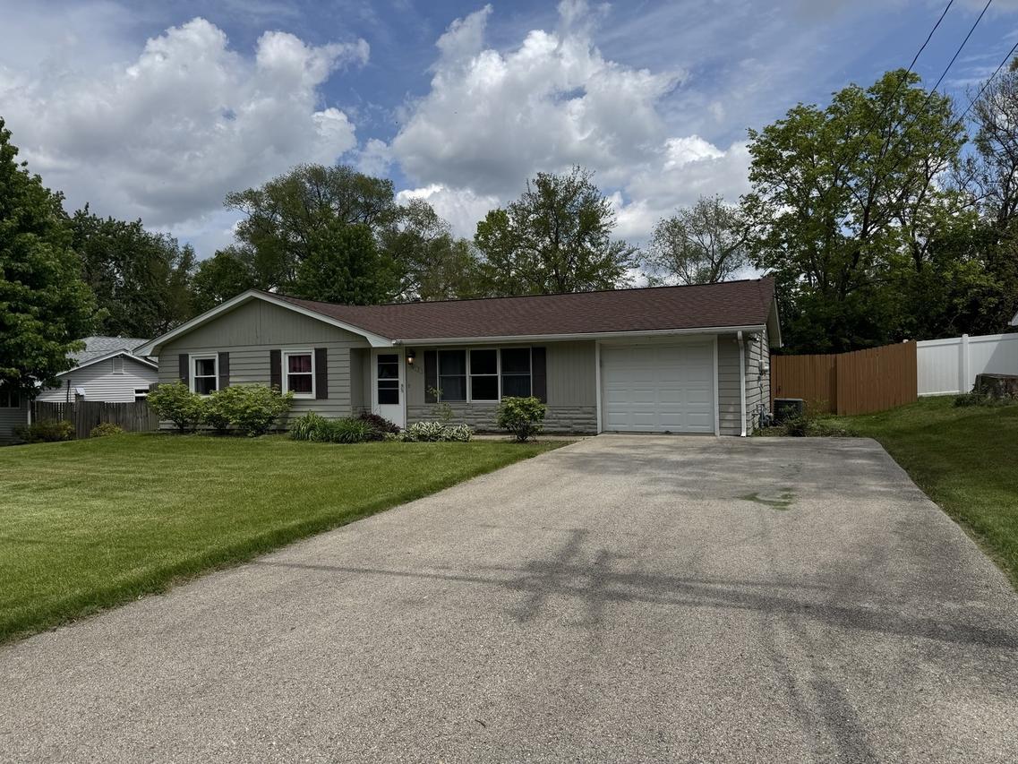 15013 Hartman Dr., Romeoville, IL 60446