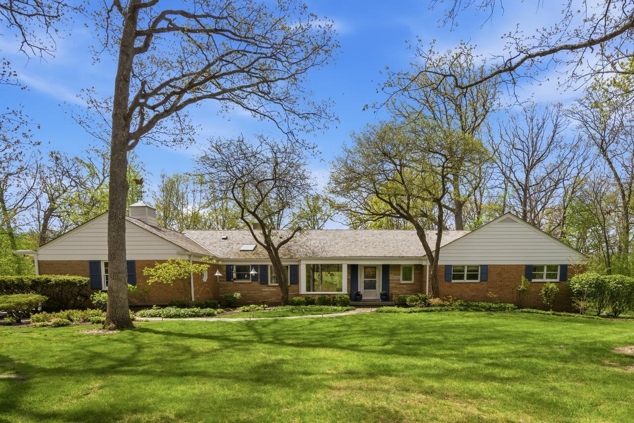 880 Hiawatha Ln., Riverwoods, IL 60015
