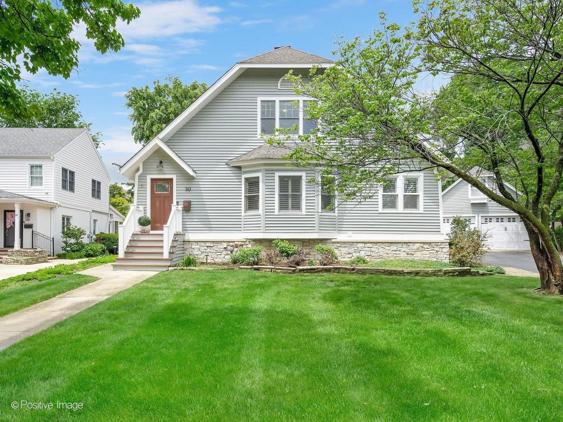 30 Waverly Ave., Clarendon Hills, IL 60514