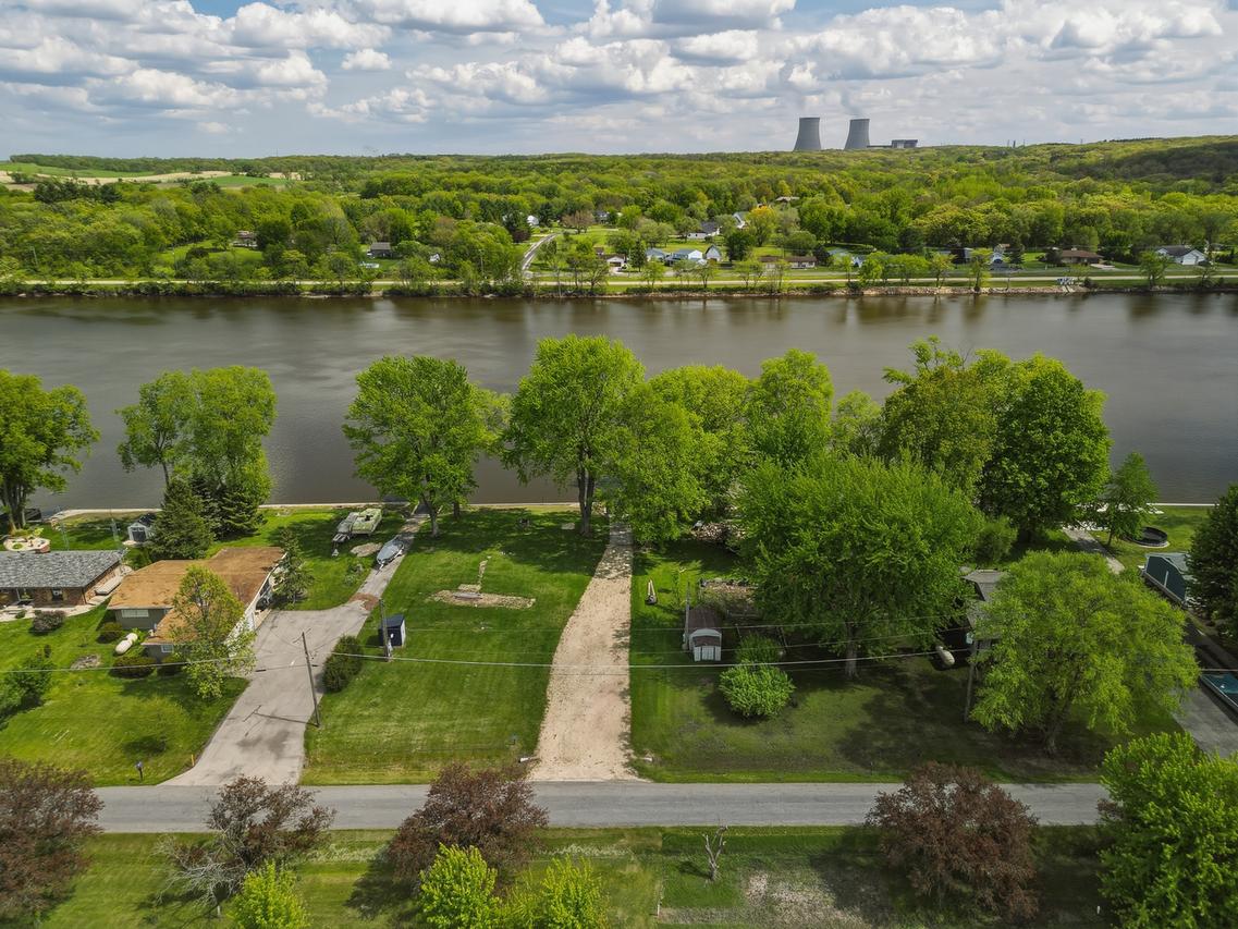 6215 N River Dr., Oregon, IL 61061