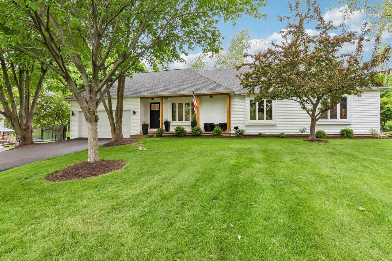 5N780 Kingswood Dr., St. Charles, IL 60175