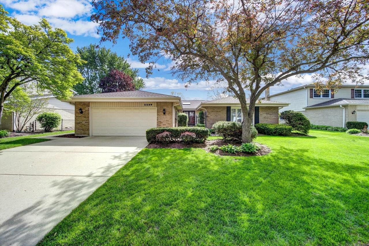 1129 S Salem Ln., Arlington Heights, IL 60005