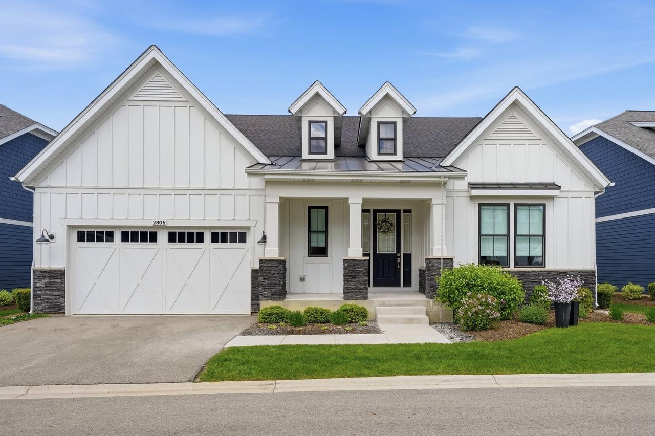 2806 Parkside Cir., Glenview, IL 60026