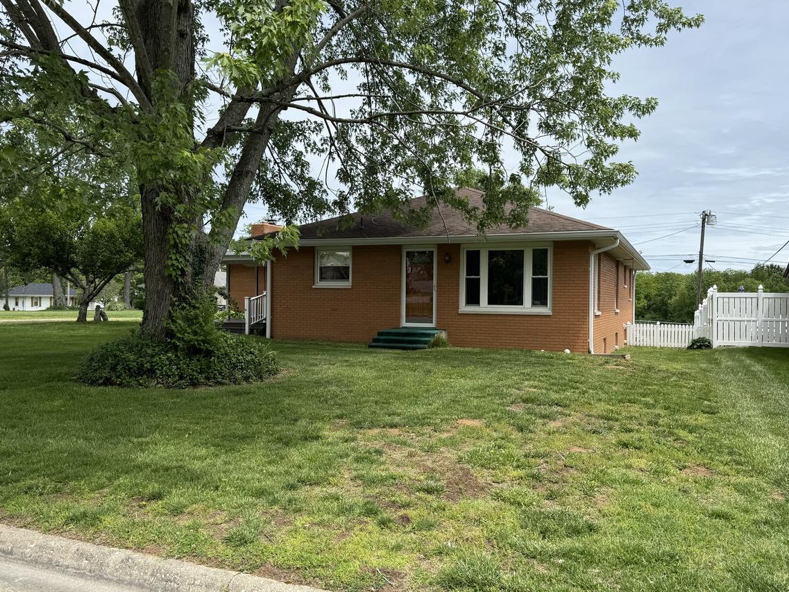 100 Belcher Dr., Anna, IL 62906
