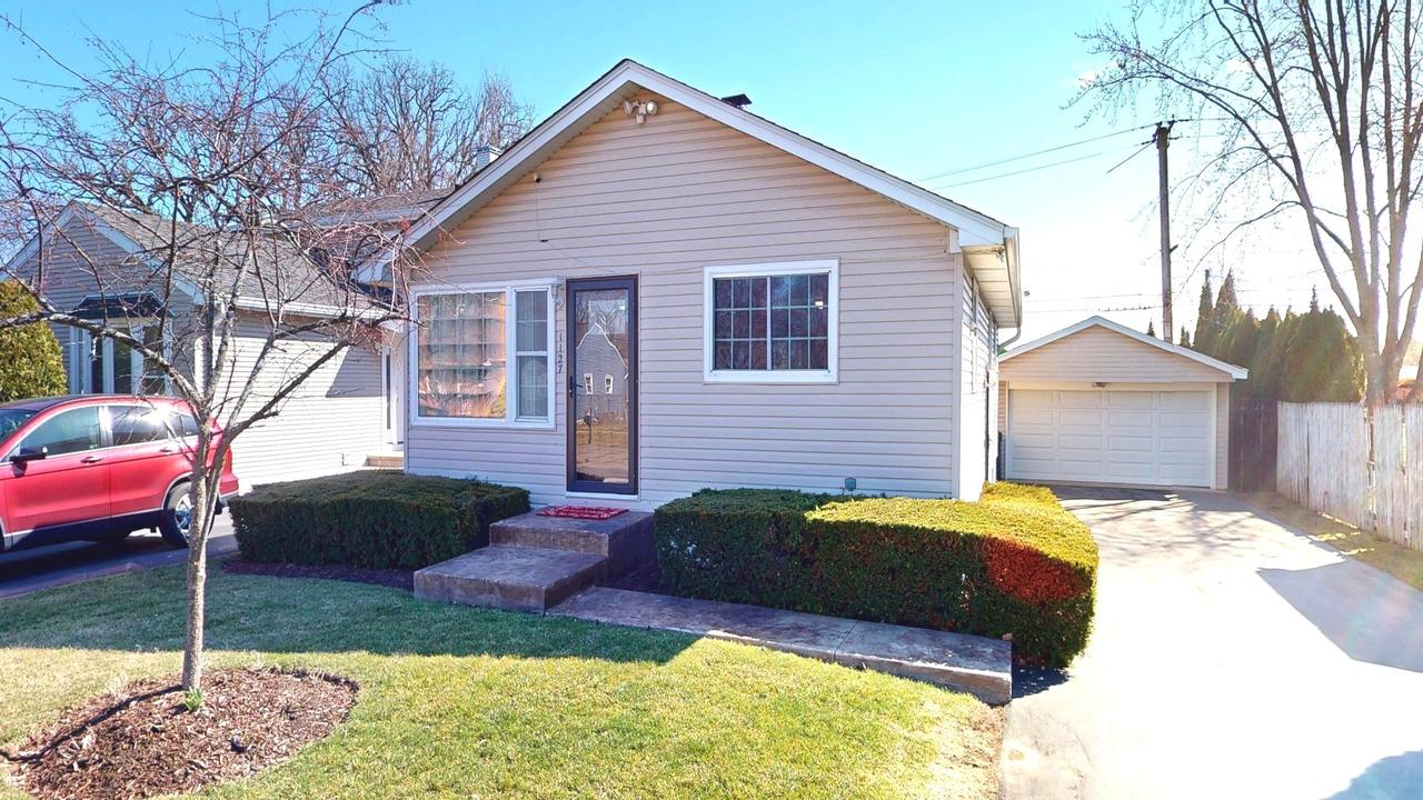 1127 Lotus Dr., Round Lake Beach, IL 60073