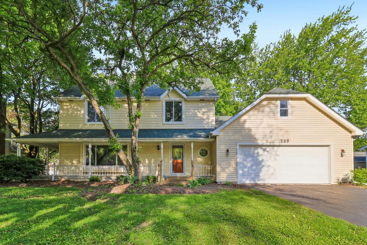 733 Buttonwood Cir., Naperville, IL 60540
