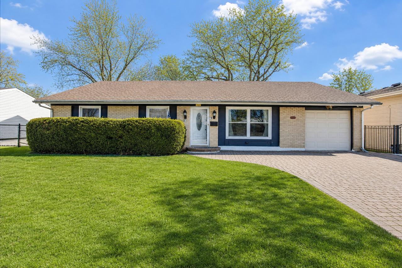 8079 Catawba Ln., Hanover Park, IL 60133