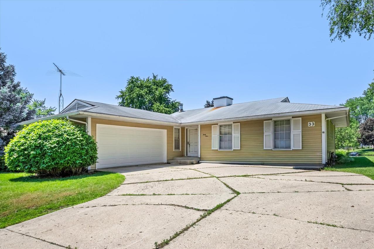33 Somerset Rd., Montgomery, IL 60538