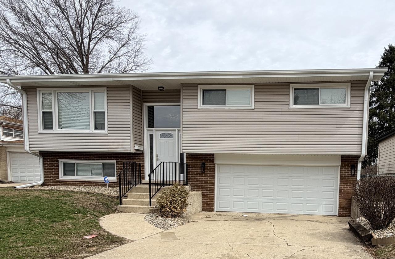 15203 Waterman Dr., South Holland, IL 60473