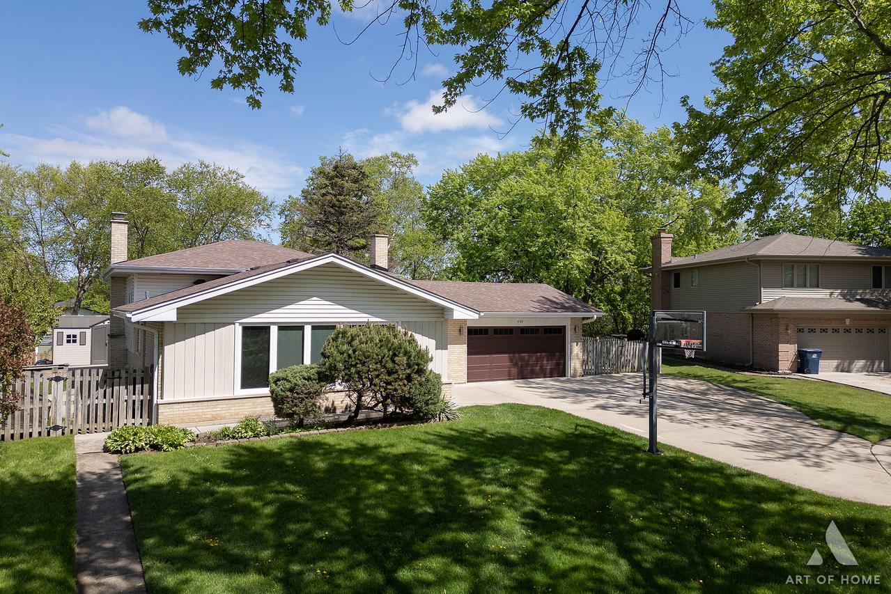 603 John Ct., Schaumburg, IL 60193