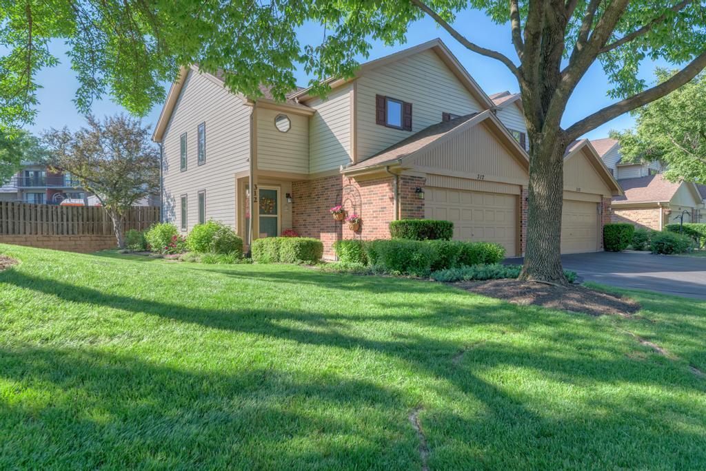 312 Cromwell Ct., Westmont, IL 60559
