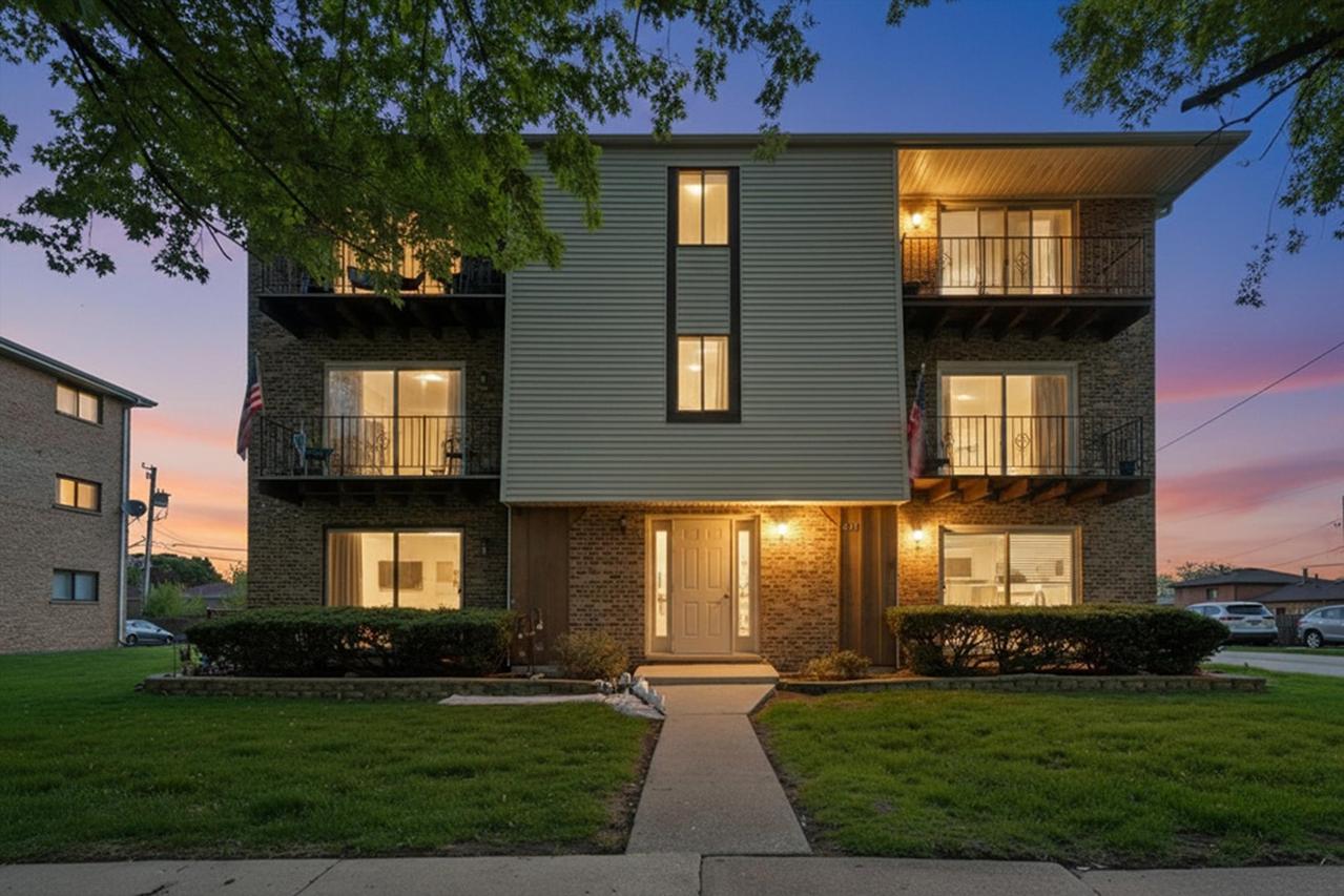 8039 Beloit Ave. #3B, Bridgeview, IL 60455