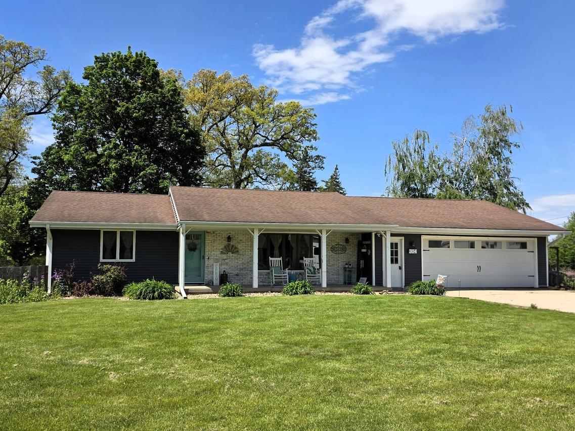 304 Tree Ln., Prophetstown, IL 61277